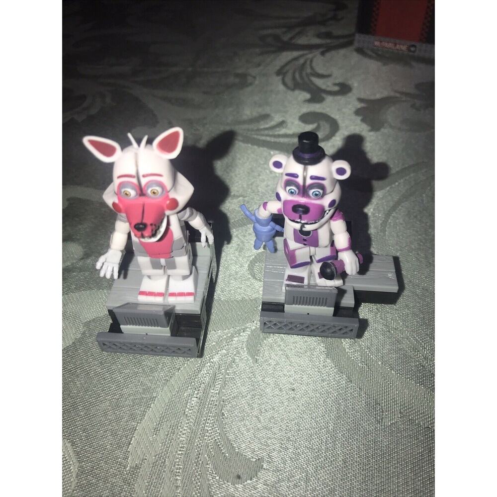 McFarlane Five Nights at Freddy's Spotlight Stage Left Foxy & Freddy Replacement